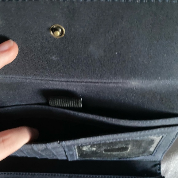 Tommy Hilfiger red wallet - Picture 3 of 6